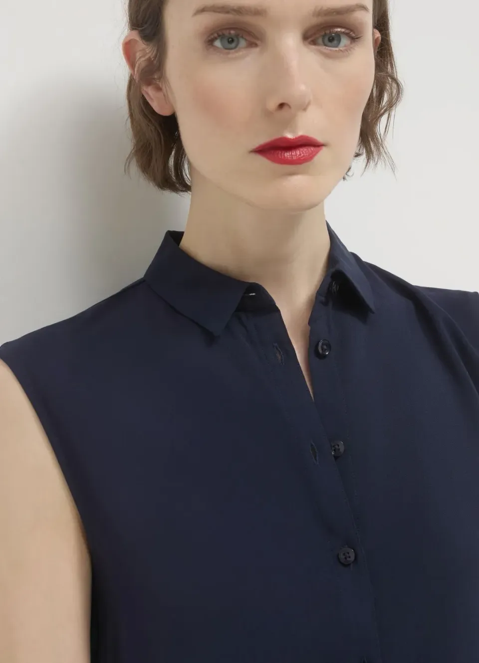 Calliope chemise longue sans manches femme col classique