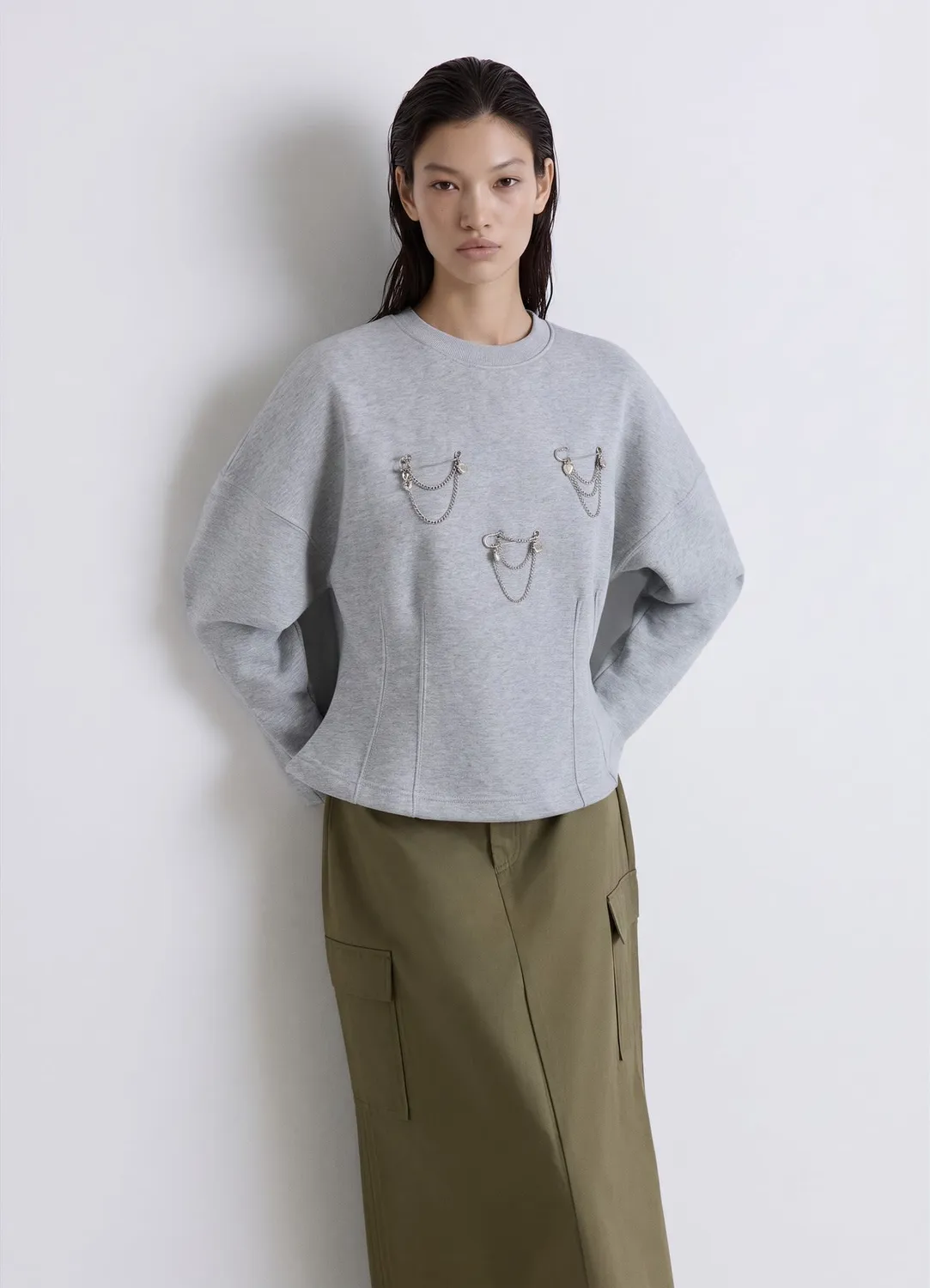 Calliope sweat femme col rond chaînes bijou