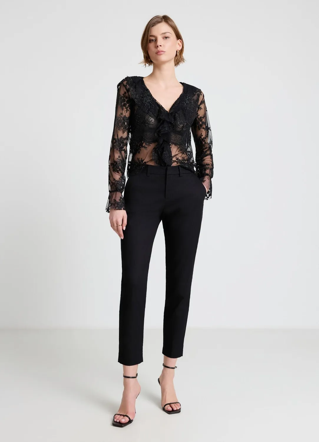 Calliope Blouse femme dentelle transparente volants