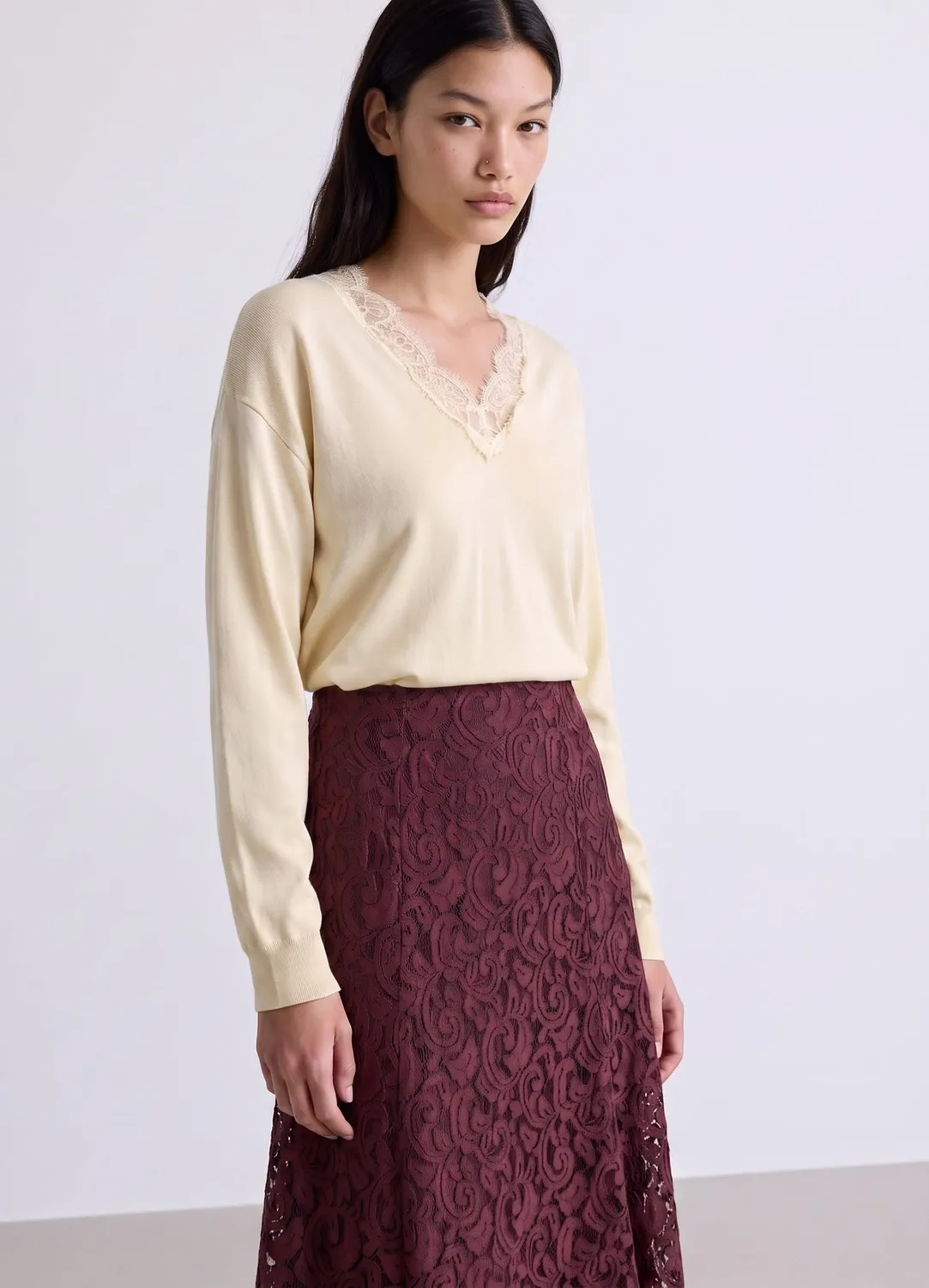 Calliope pull col V dentelle femme uni