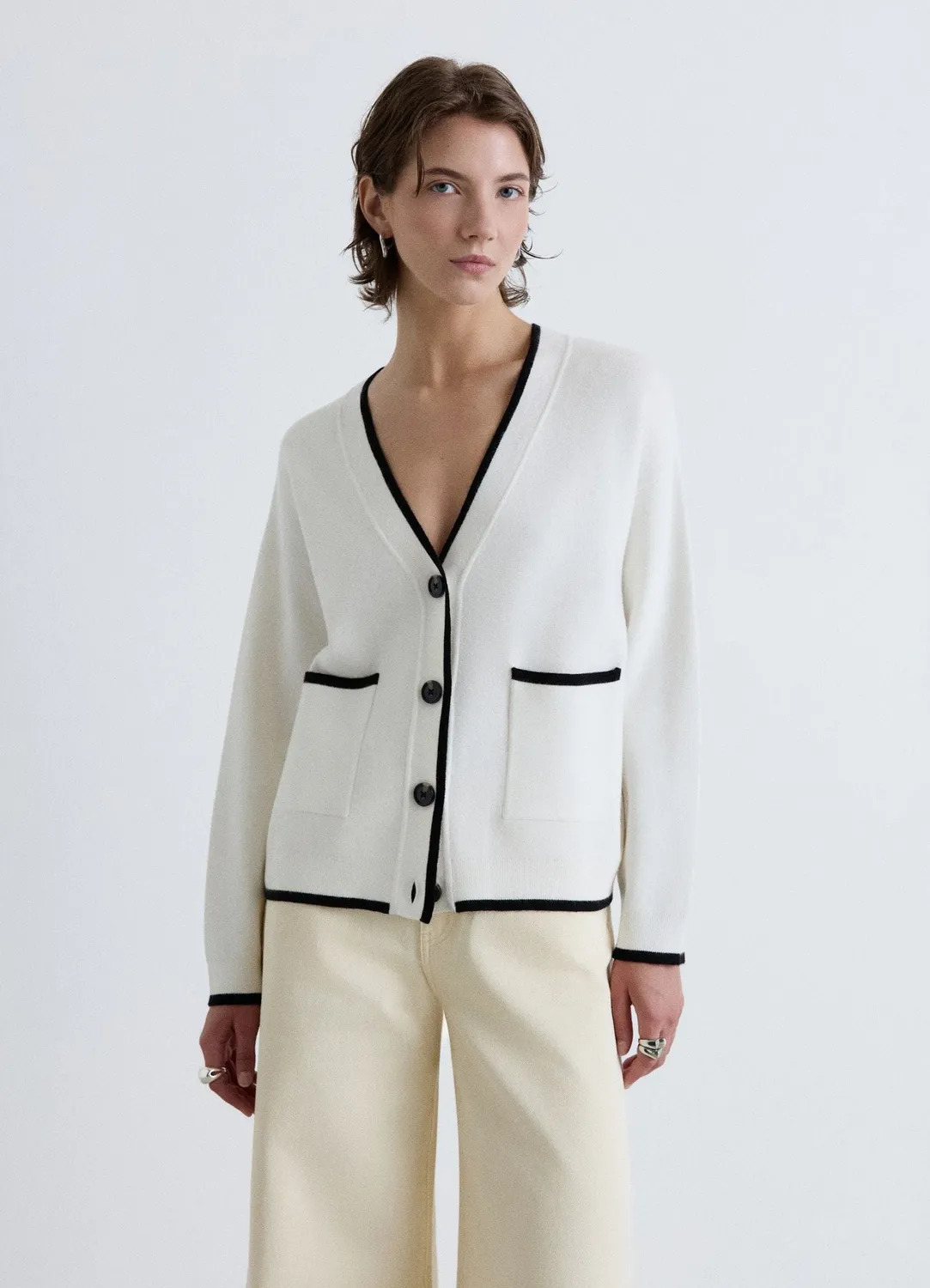 Calliope Cardigan col V boutons femme poches contraste