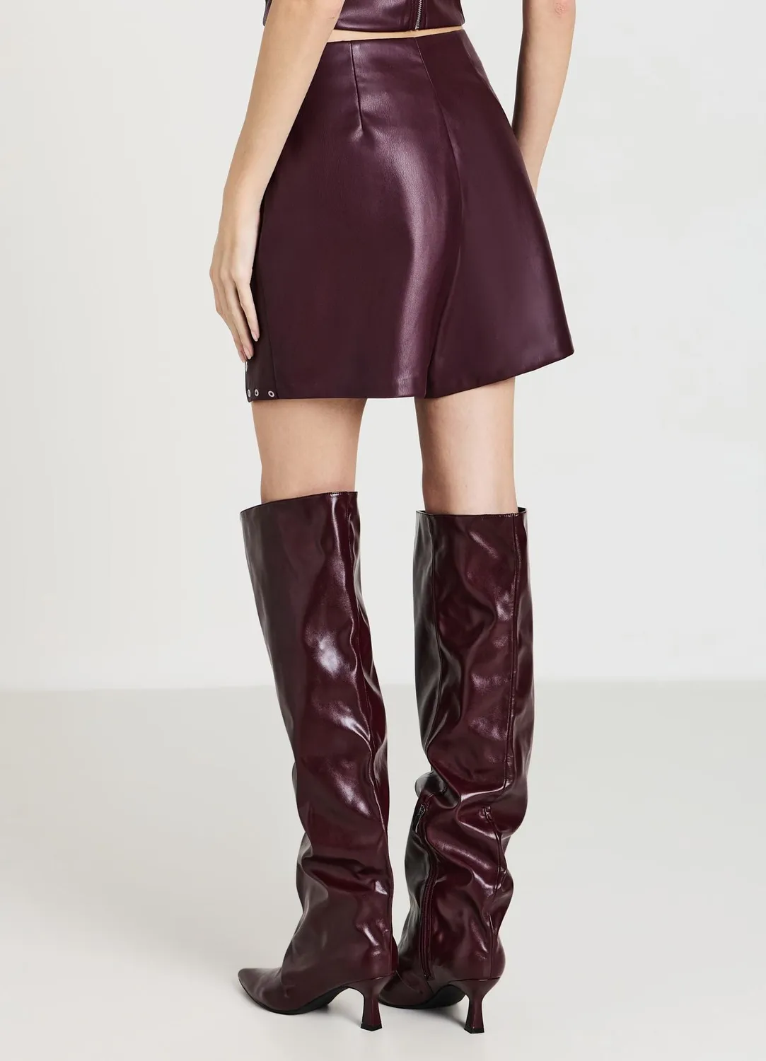 Calliope jupe-short simili cuir cloutée femme