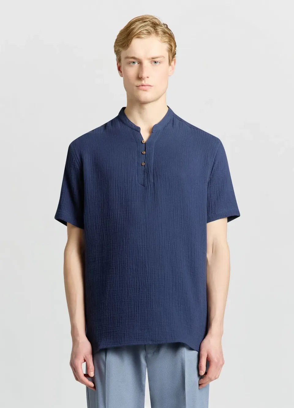 Calliope chemise col mao homme manches courtes