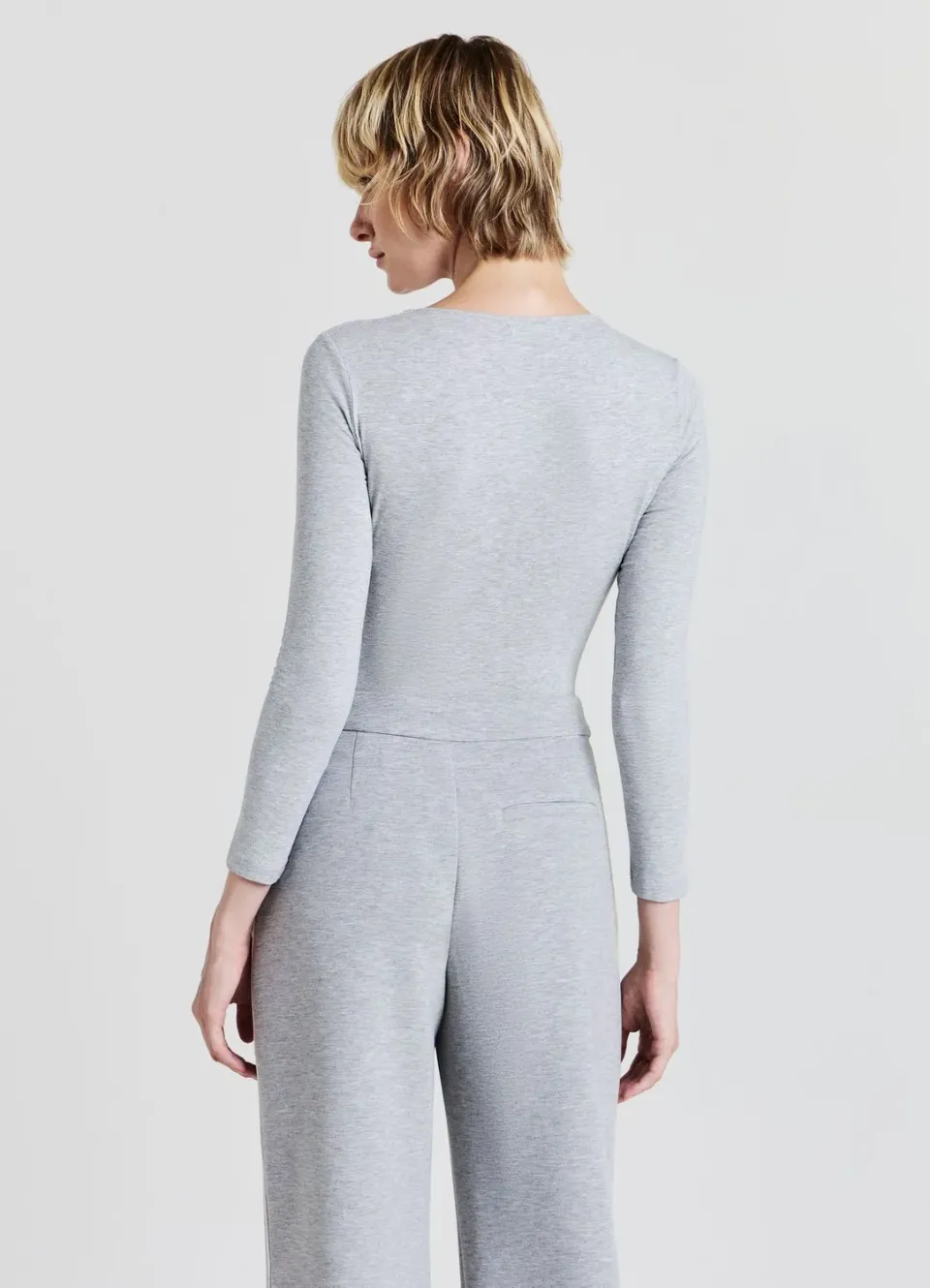 Calliope Body col V femme manches longues ajusté