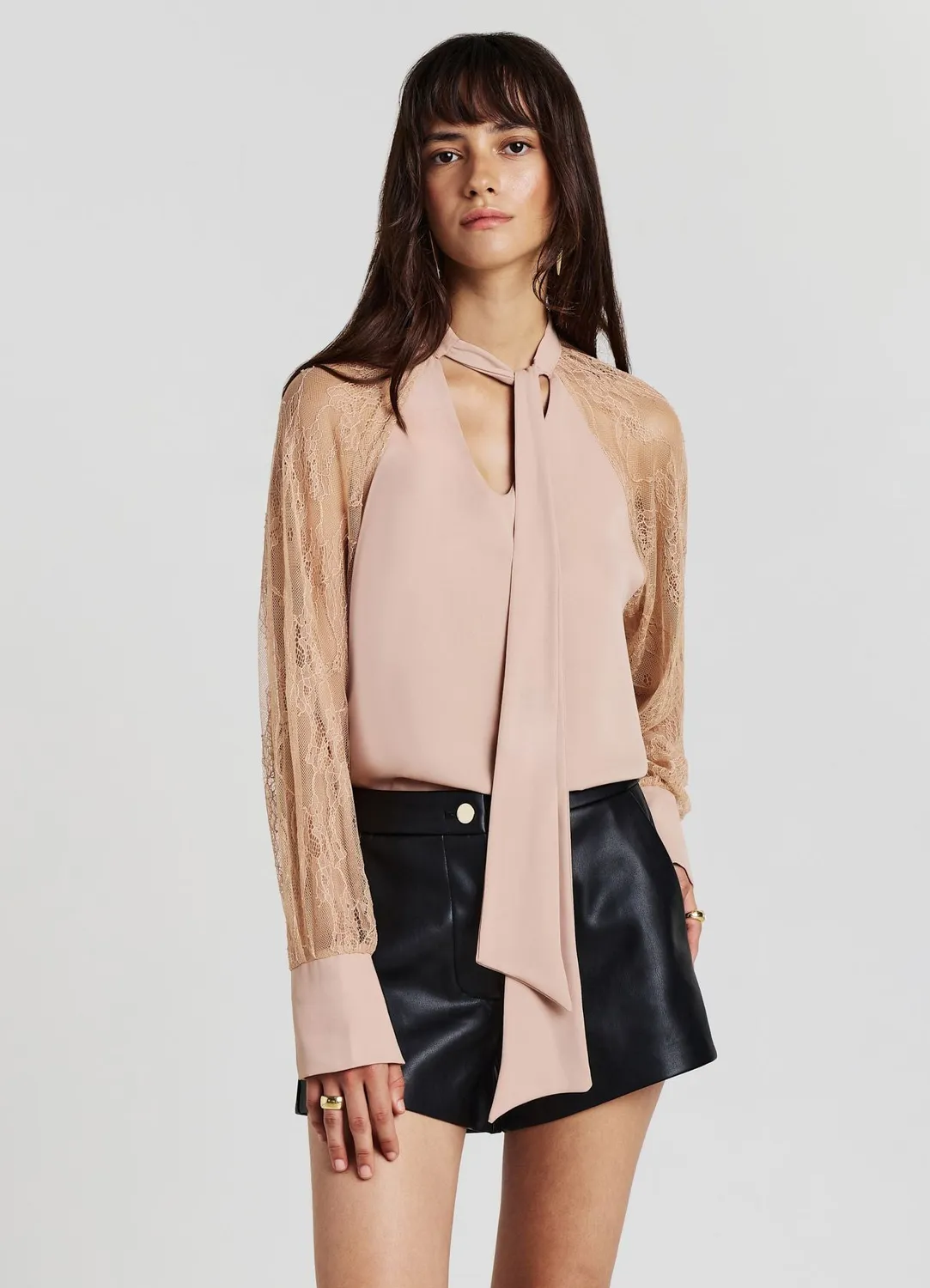 Calliope blouse nœud manches dentelle femme