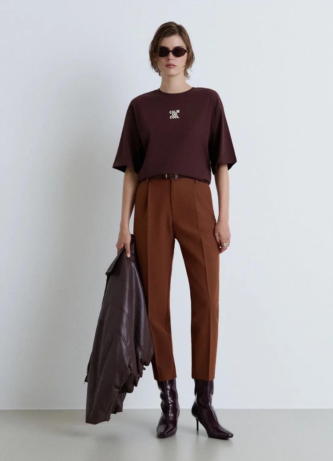 Calliope pantalon pinces femme taille haute jambe droite