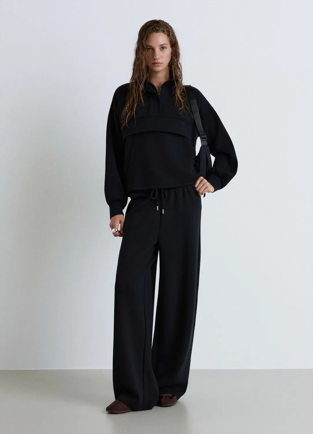 Calliope sweat col haut poche kangourou femme