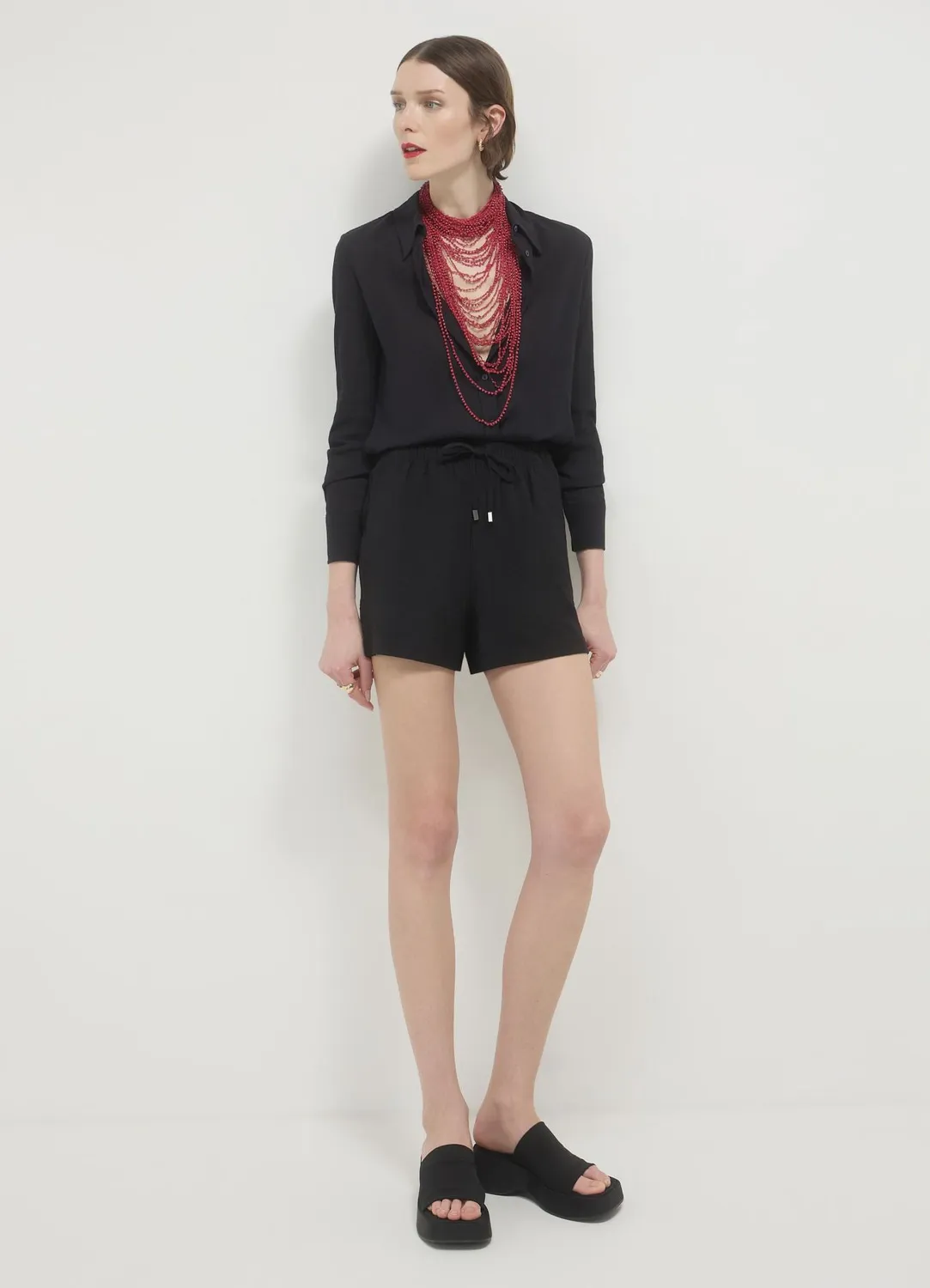 Calliope short uni femme coupe regular poches