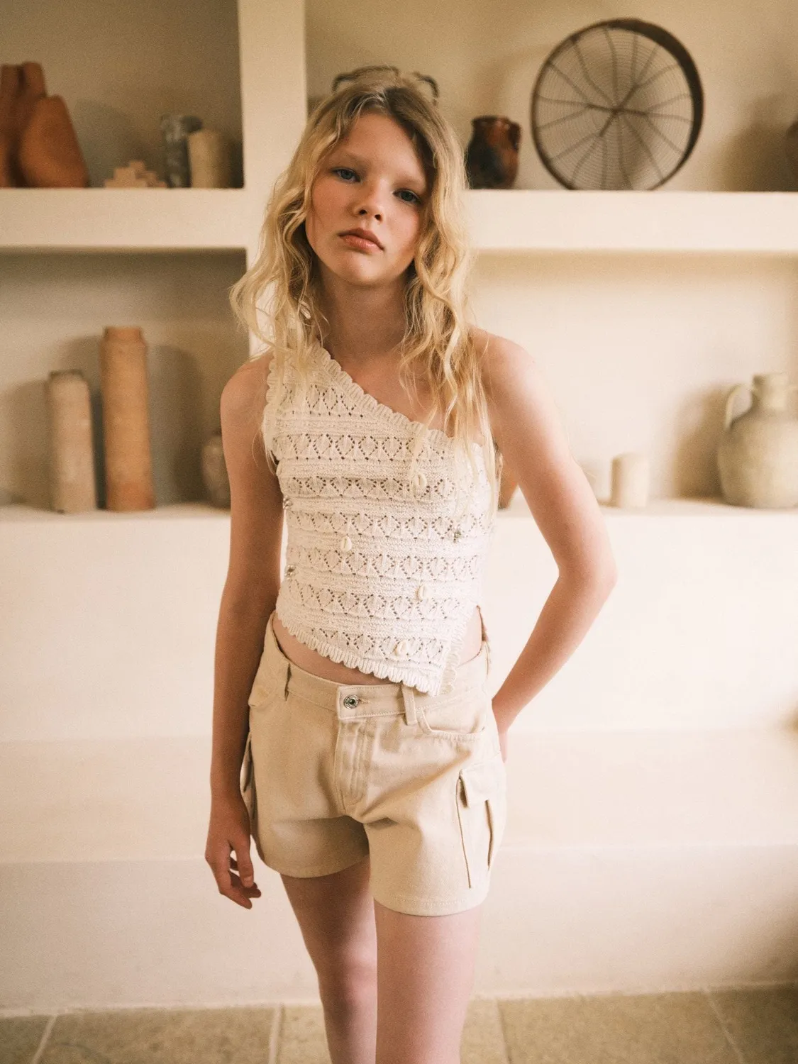 Calliope Top une épaule crochet fille coquillages
