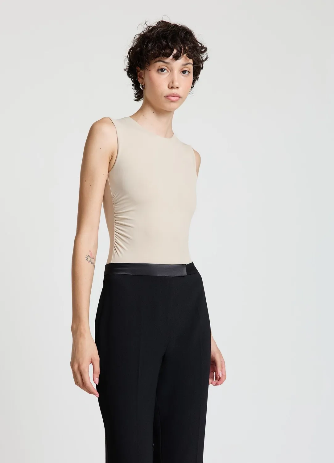 Calliope body femme col rond froncé sans manches