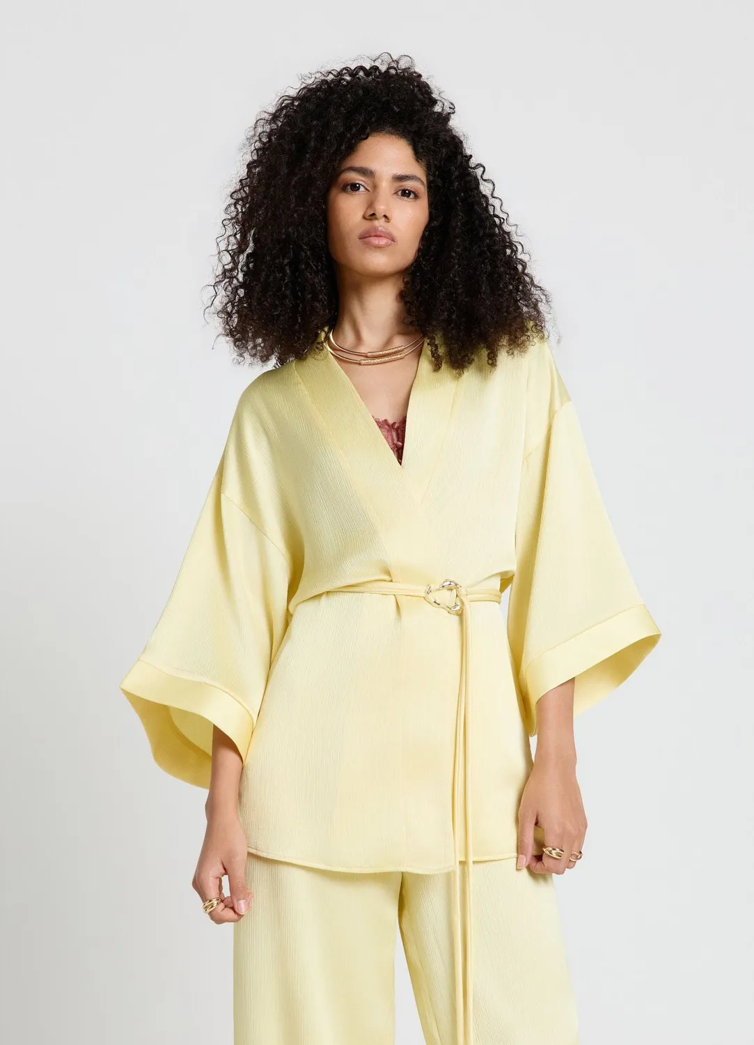 Calliope veste kimono satinée femme à ceinture