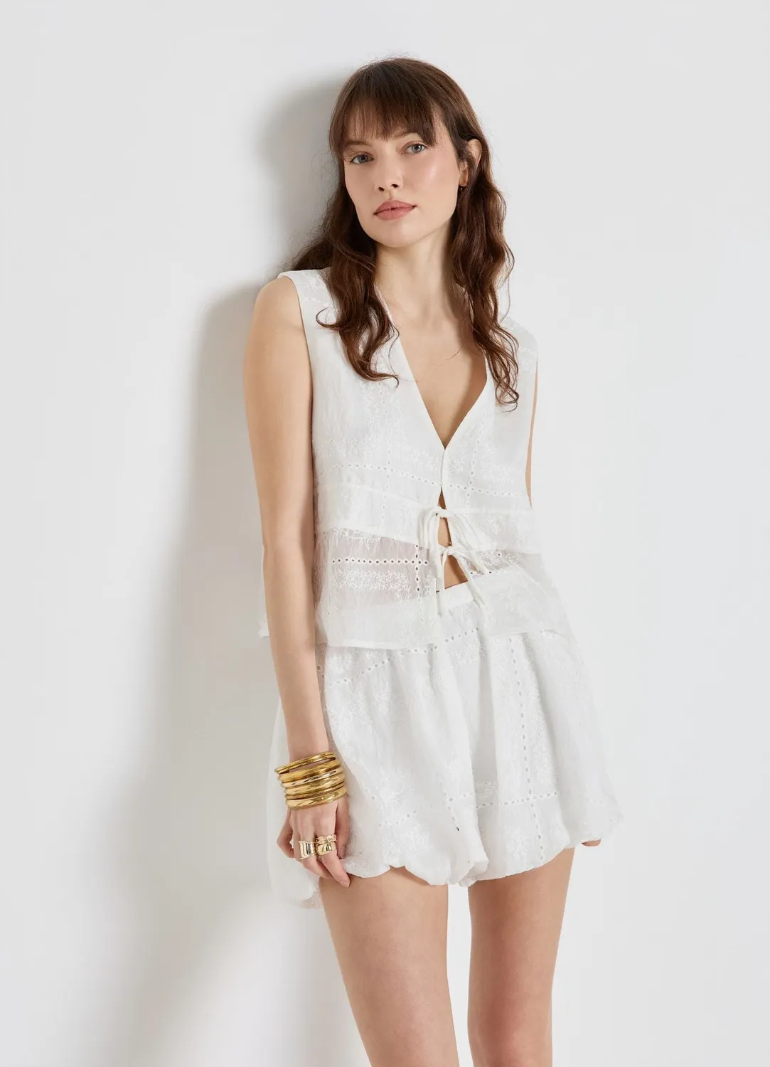 Calliope blouse sangallo femme lacets col V
