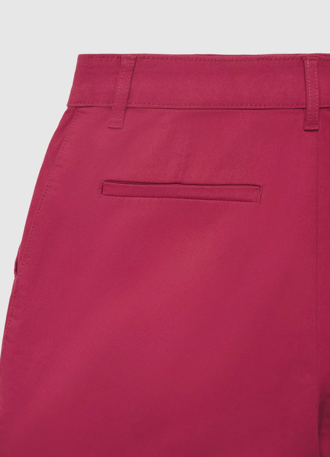 Calliope Short chino femme à revers uni