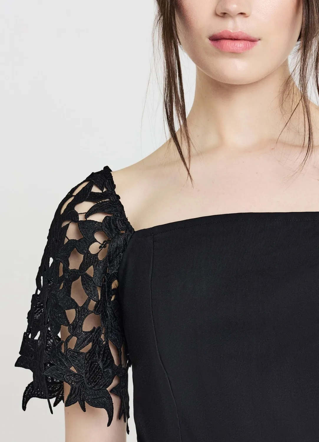 Calliope blouse dentelle femme manches courtes col carré