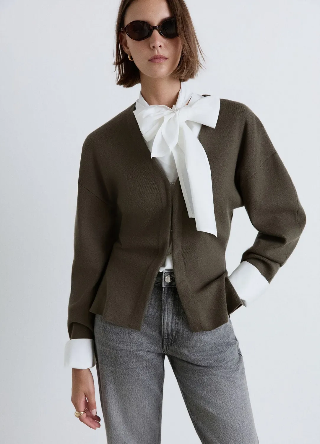 Calliope Cardigan femme col V uni fermeture crochets