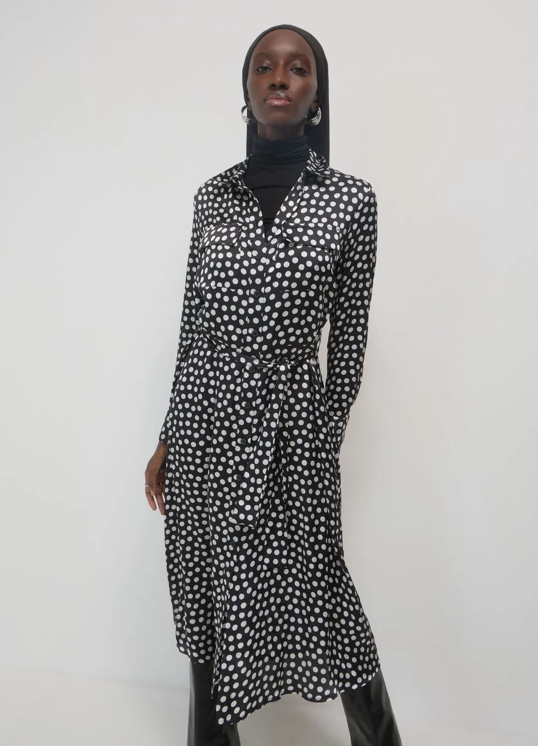 Calliope pois chemisier robe longue satinée