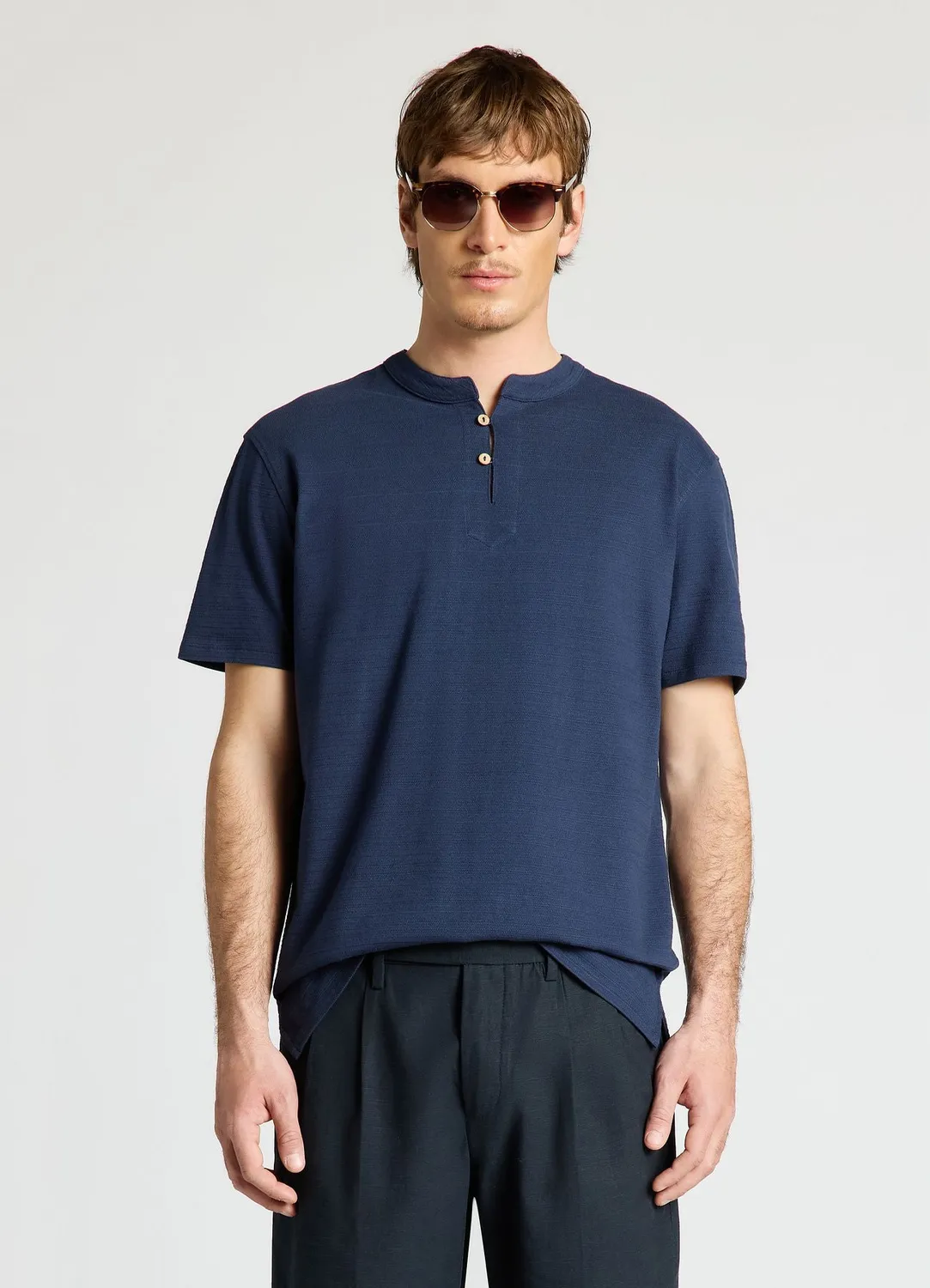 Calliope t-shirt homme col henley micro-rayé