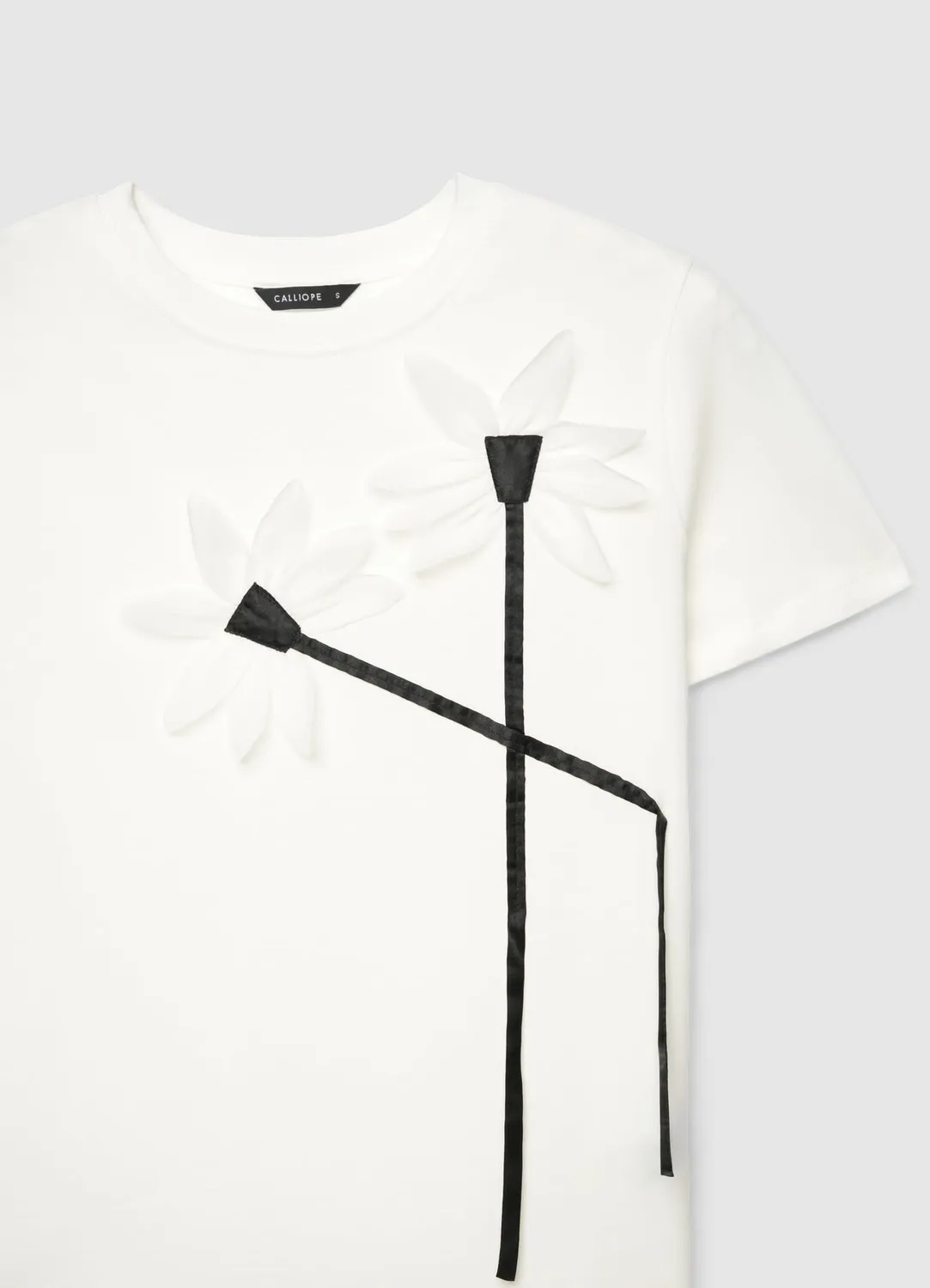 Calliope T-shirt fleurs relief femme manches courtes