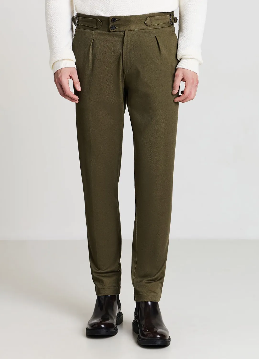 Calliope pantalon chino pinces homme boucles latérales