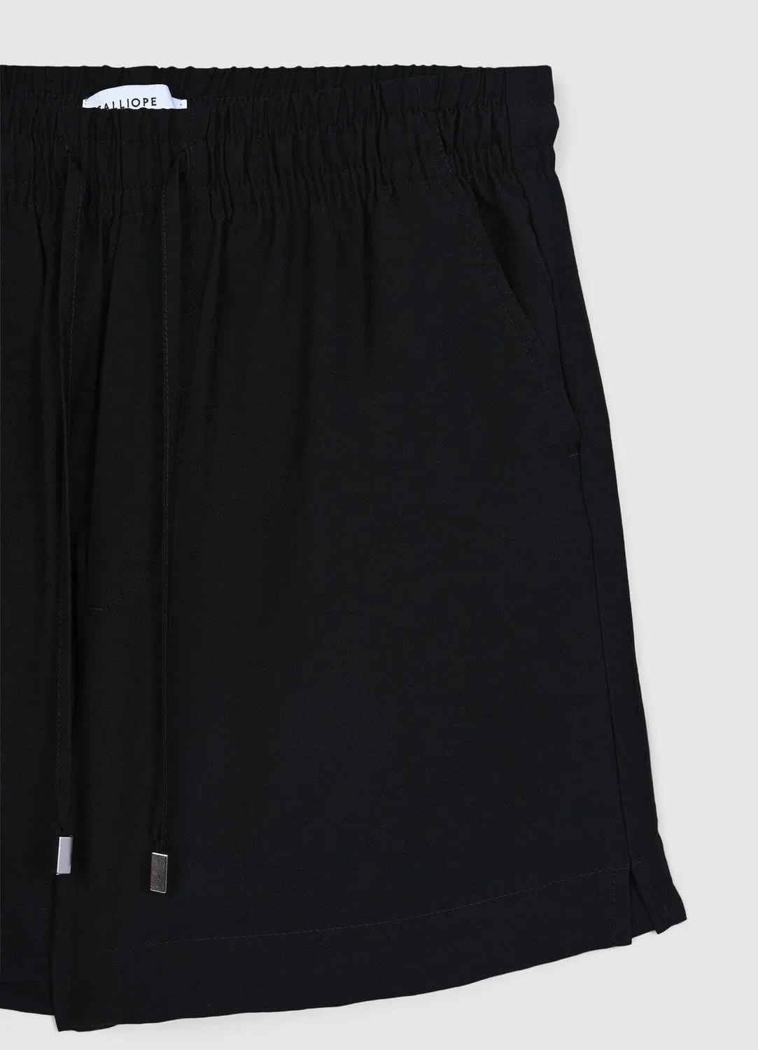 Calliope short uni femme coupe regular poches
