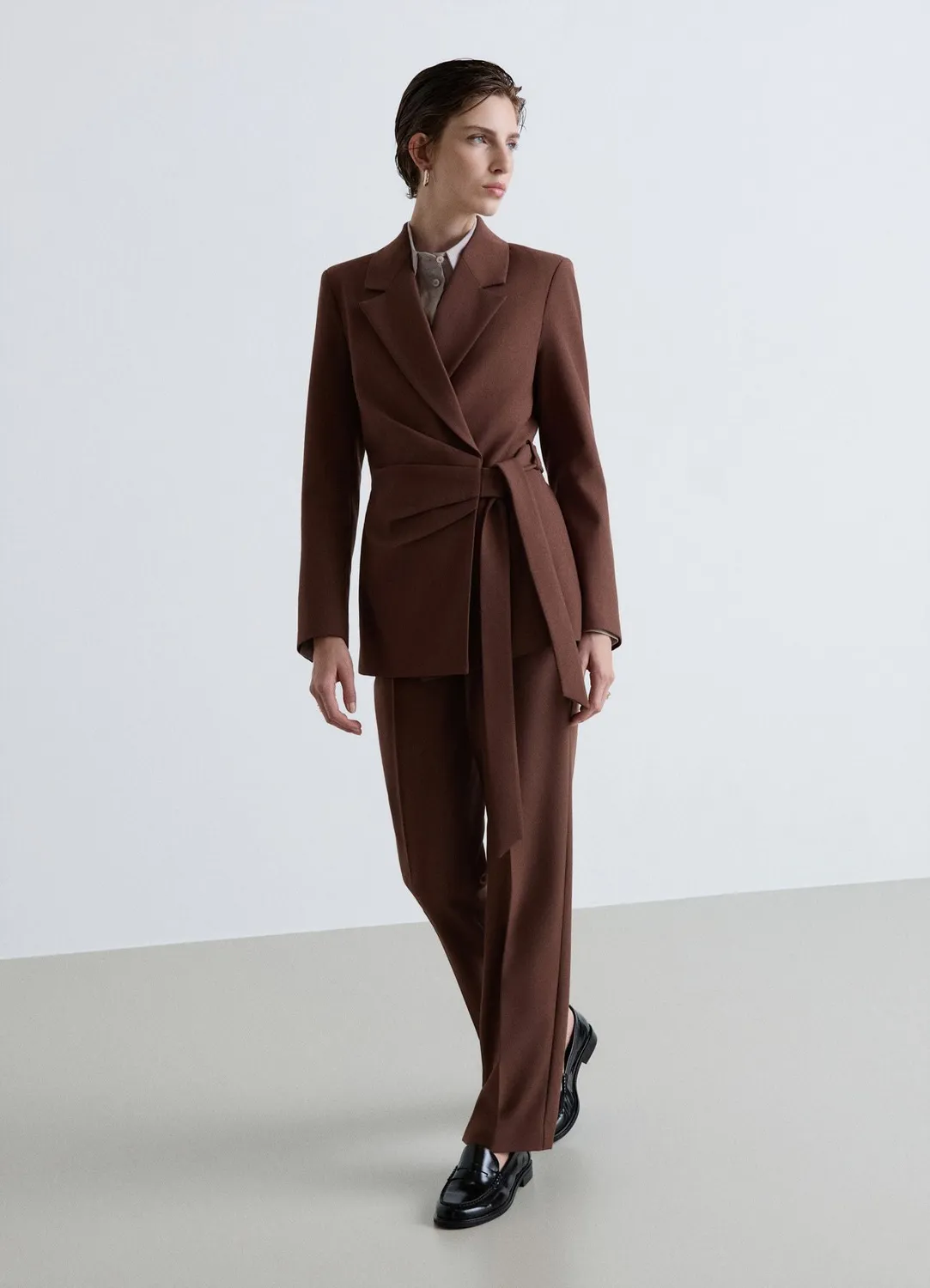 Calliope blazer femme ceinturé uni