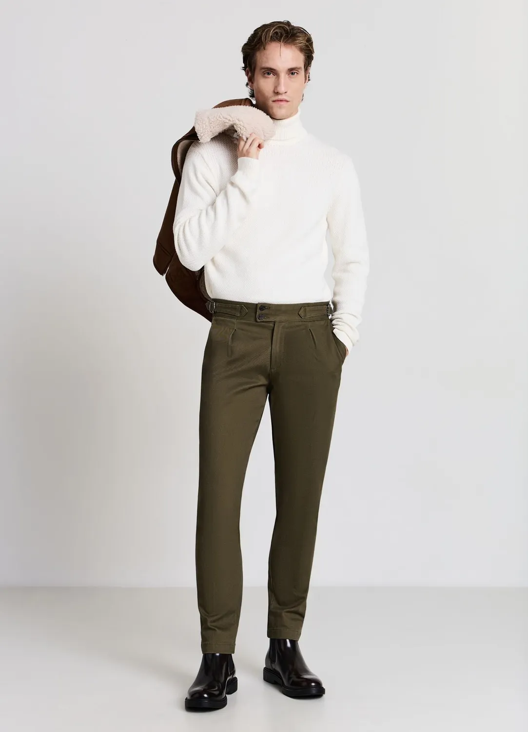 Calliope pantalon chino pinces homme boucles latérales