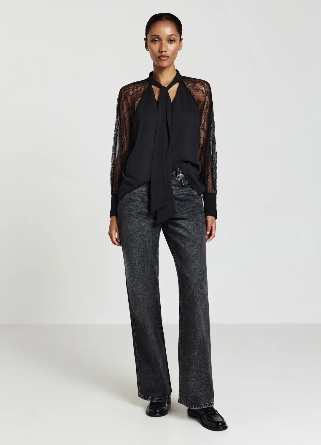 Calliope Blouse nœud femme manches dentelle