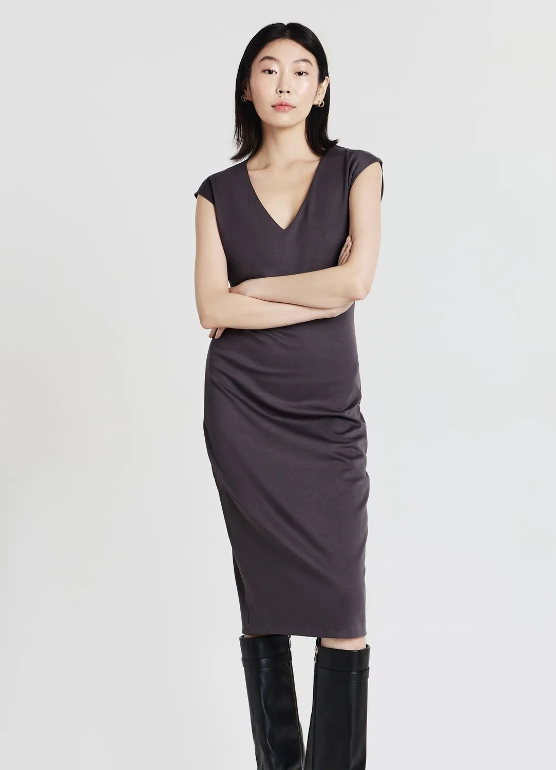 Calliope Atelier robe fourreau femme col V