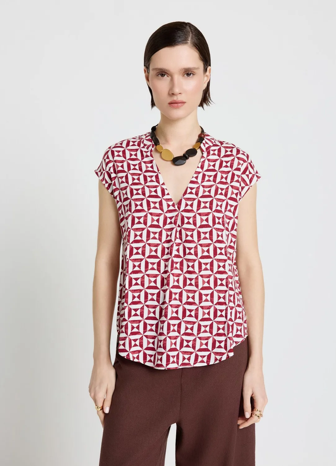 Calliope chemise géométrique femme col V manches courtes