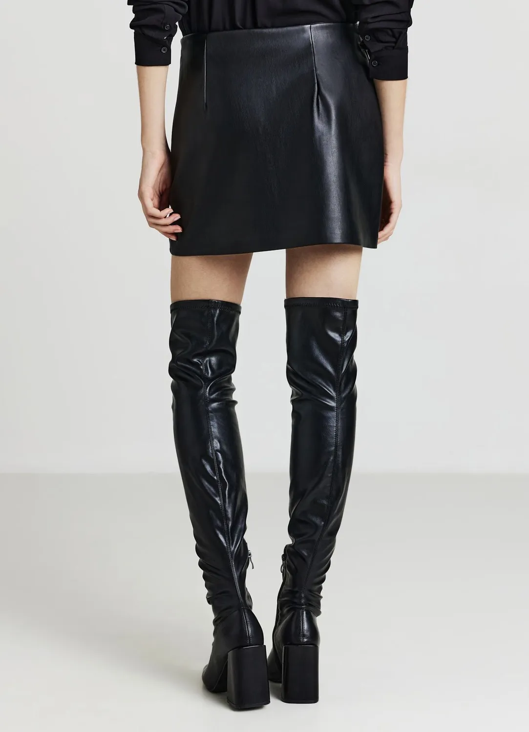 Calliope Mini jupe cloutée femme droite