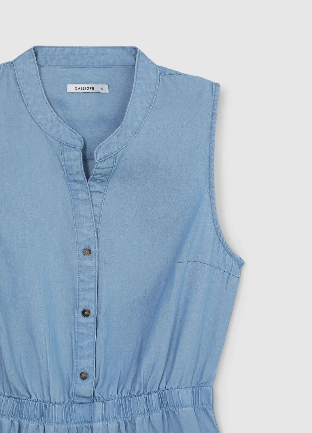 Calliope robe courte sans manches col coréen boutonnée