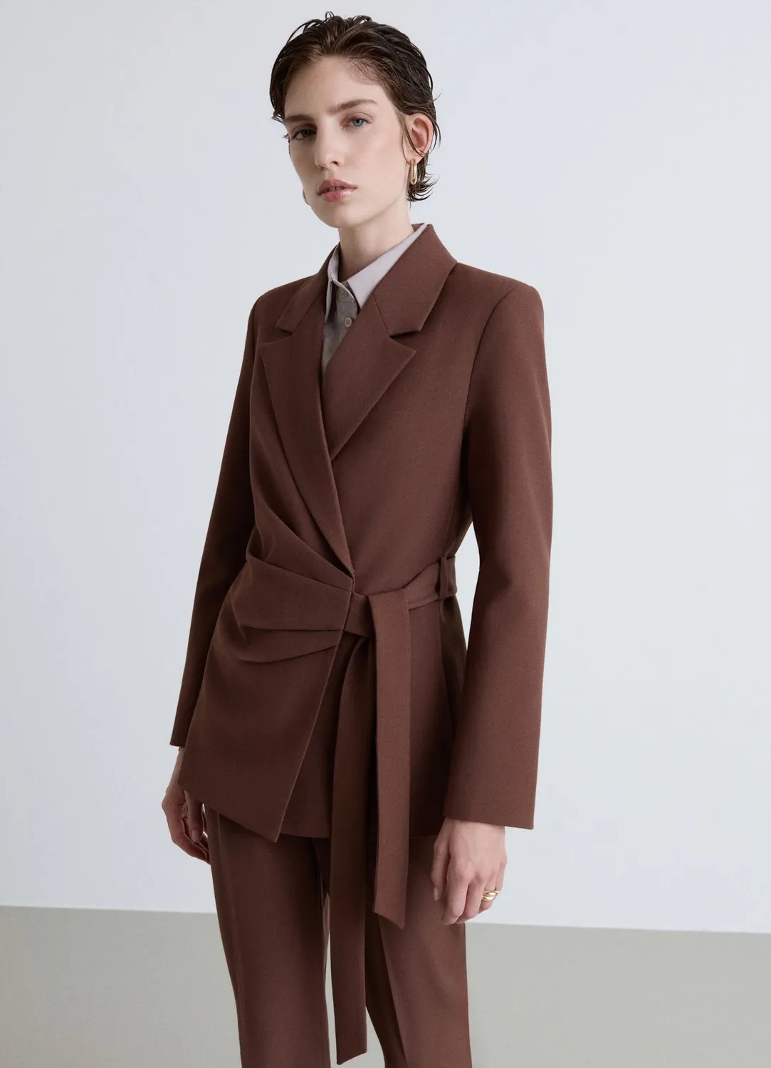 Calliope blazer femme ceinturé uni