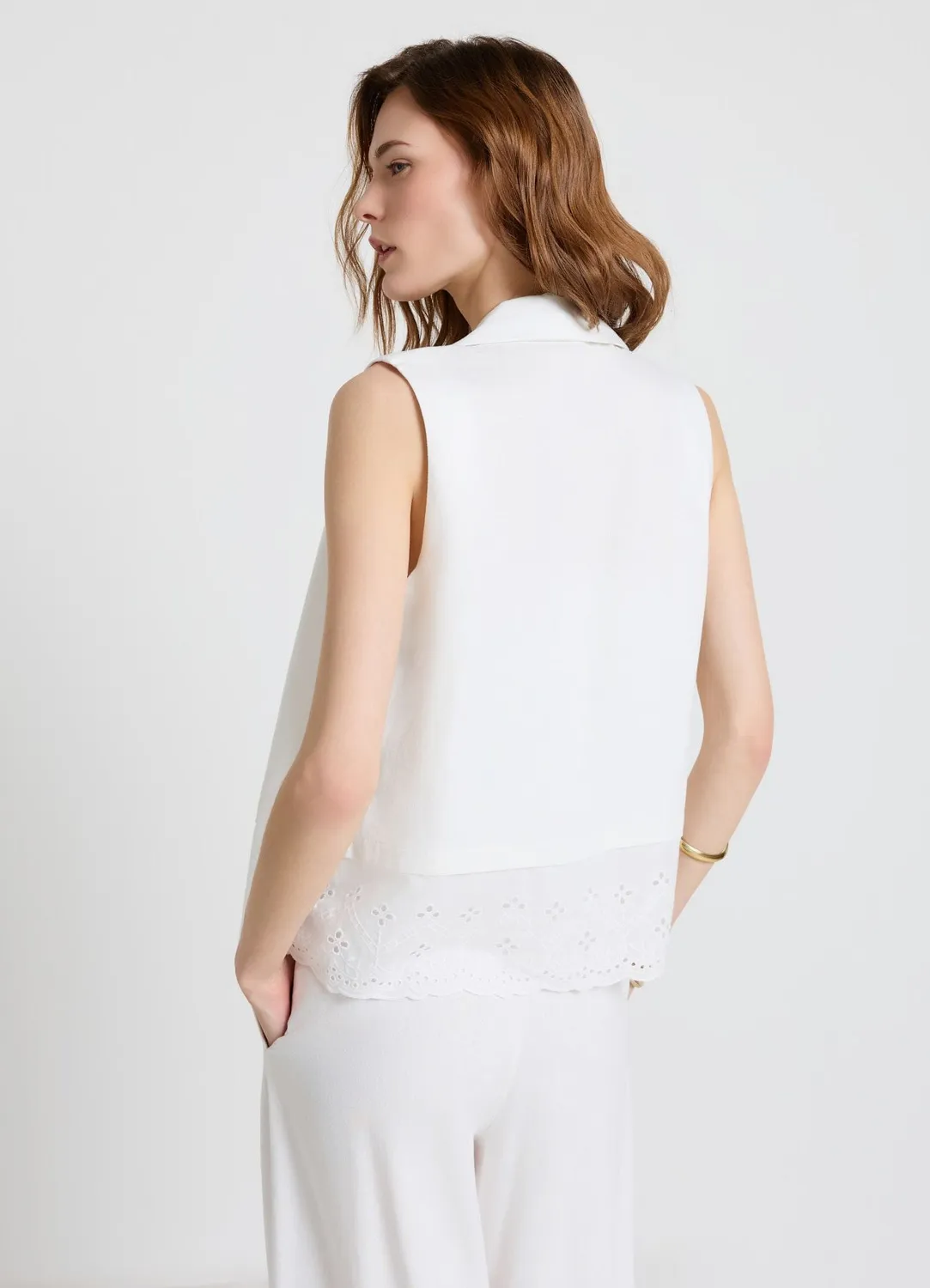 Calliope Gilet sangallo gilet sans manches femme volant brodé