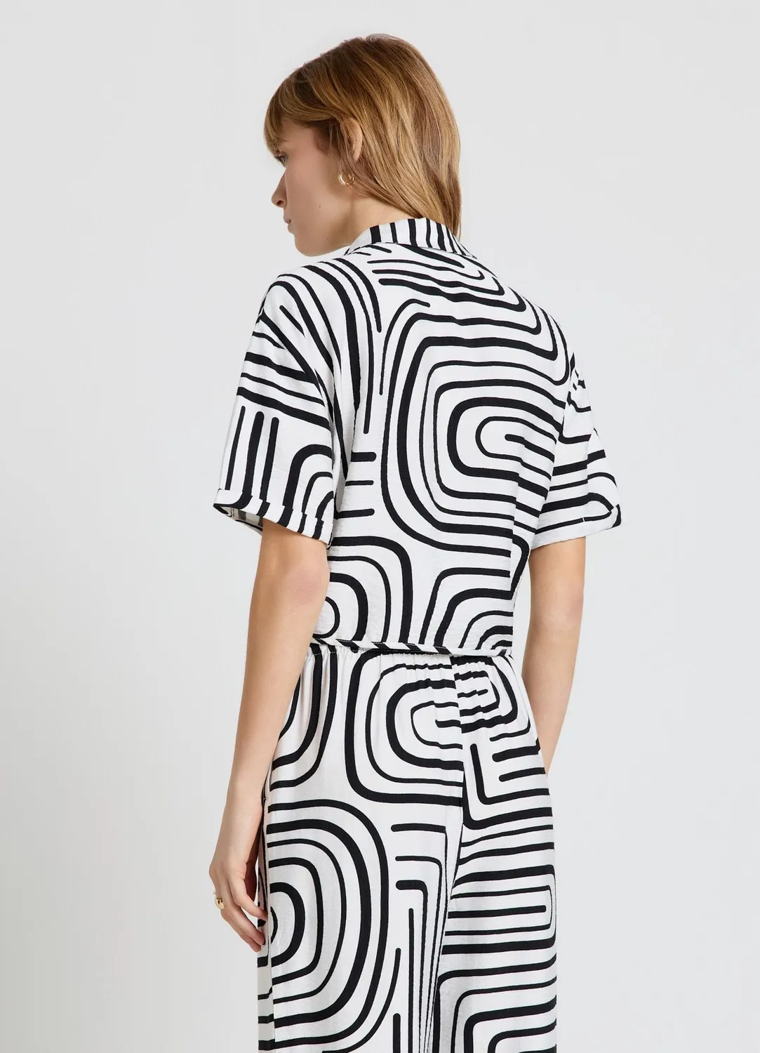 Calliope chemise nouée imprimé graphique femme manches courtes