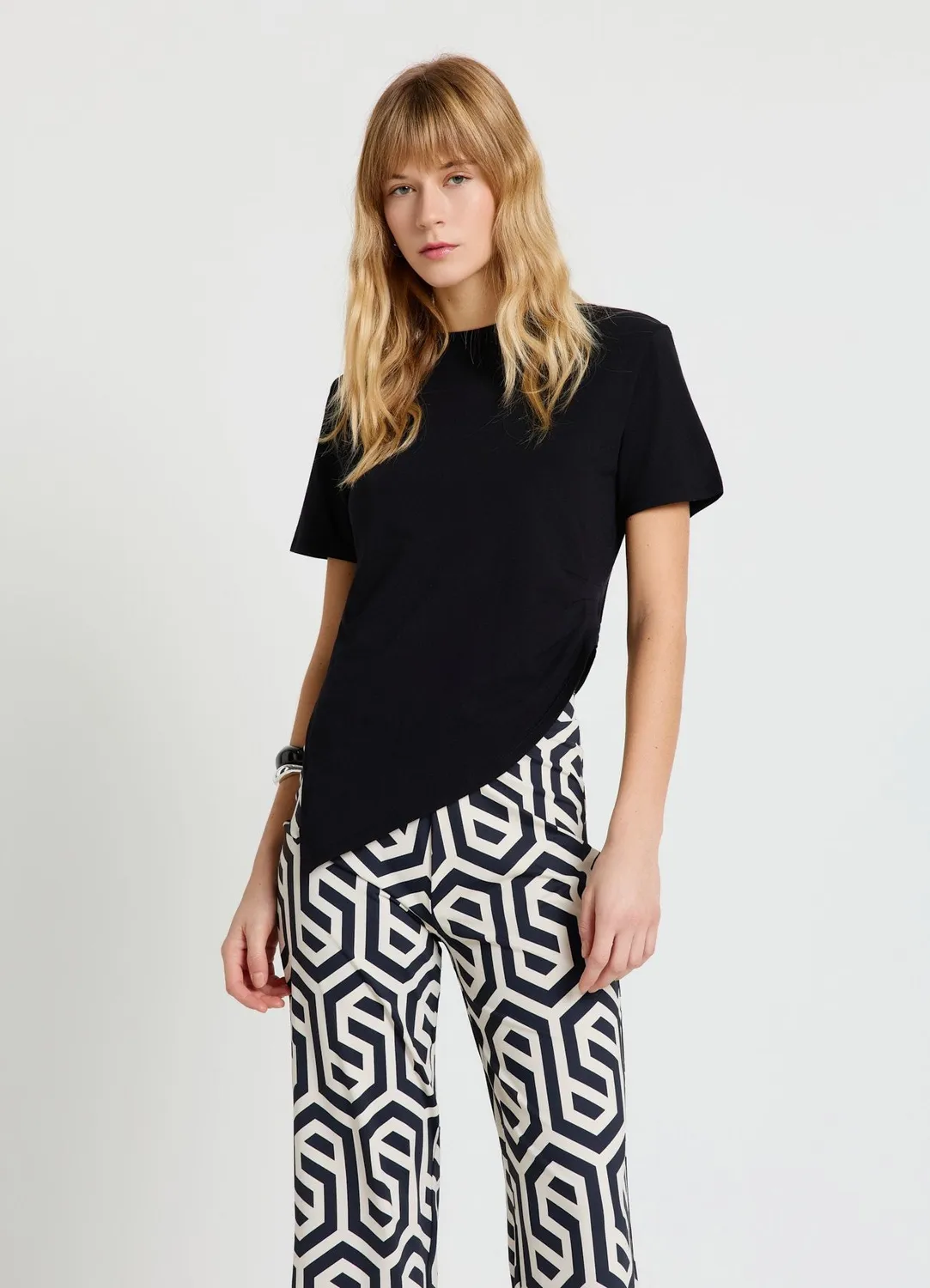 Calliope t-shirt froncé asymétrique femme col rond uni