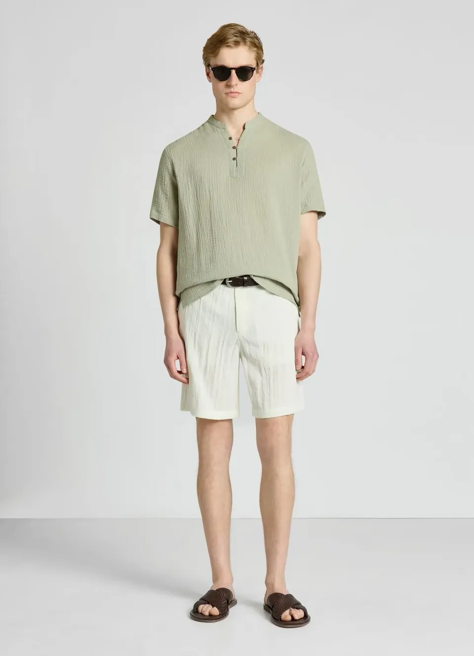 Calliope chemise homme col coréen manches courtes