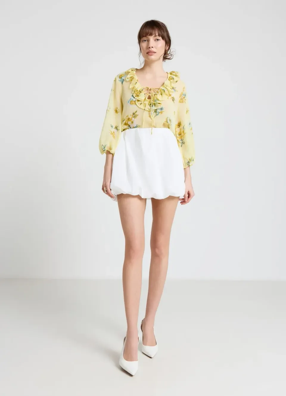Calliope blouse florale femme volants laçets