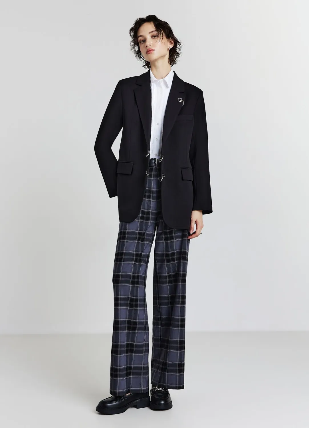 Calliope veste femme à crochets unie S col revers
