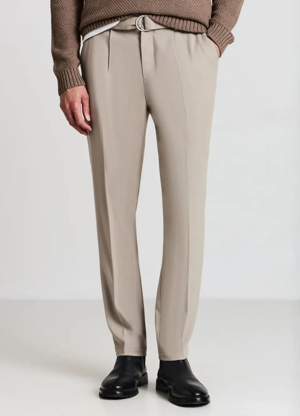 Calliope pantalon homme à plis ceinture boucle