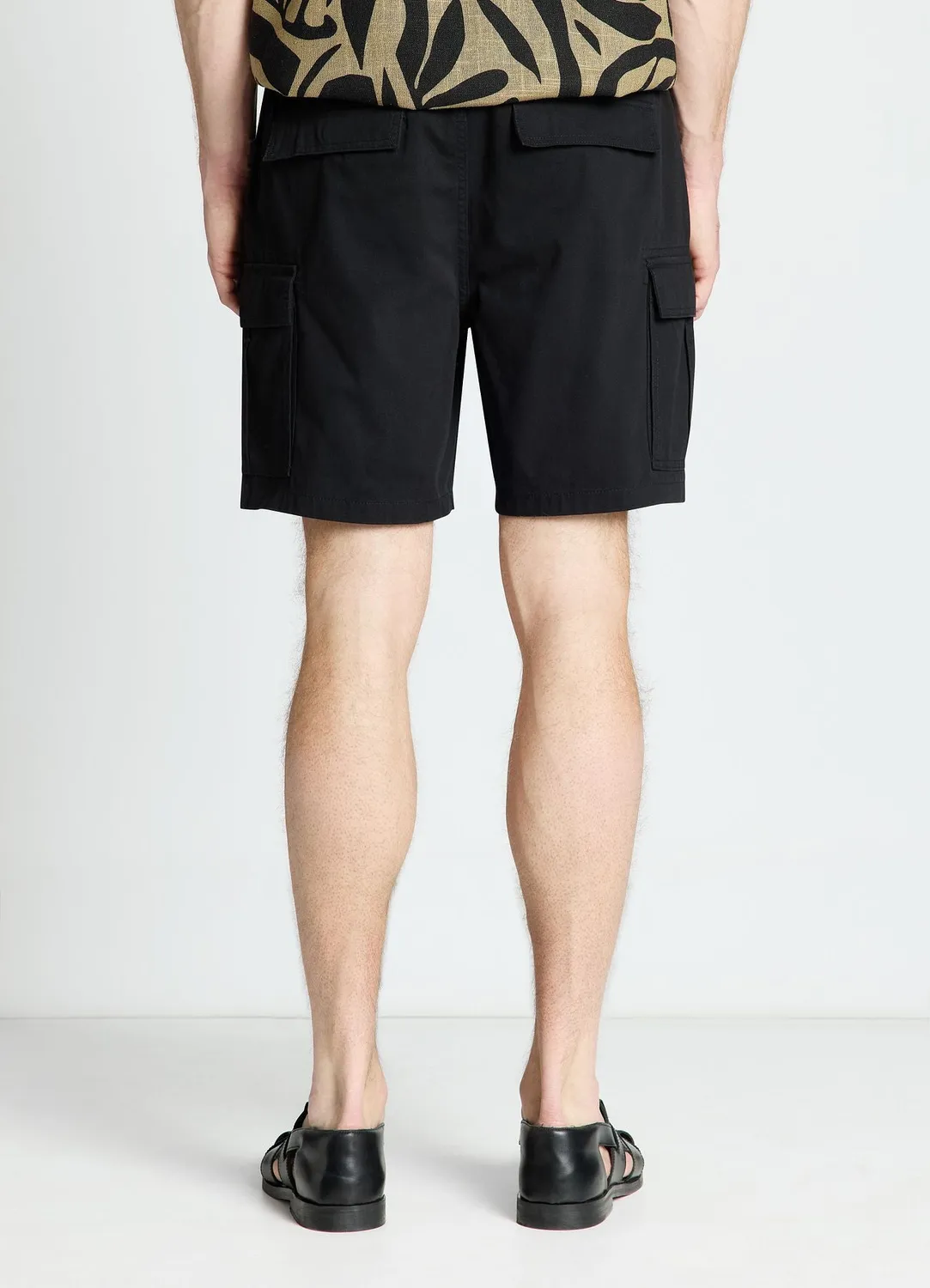 Calliope short jogger cargo homme poches à rabat