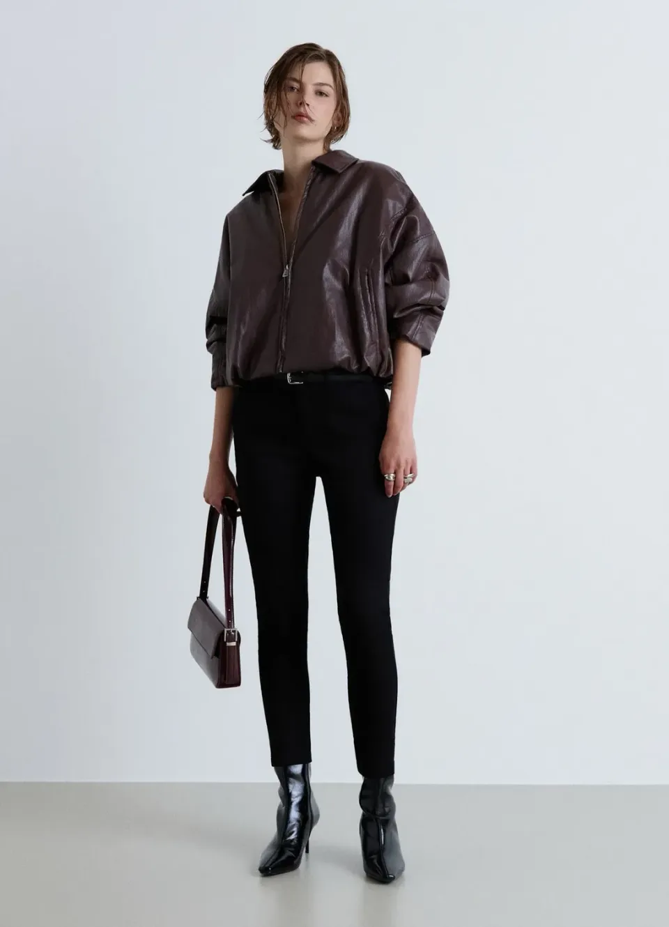 Calliope pantalon femme satiné coupe droite tailleur