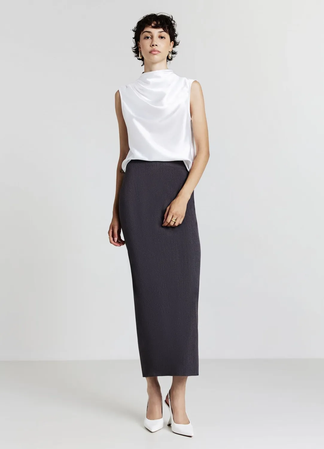 Calliope top satiné col rond sans manches femme