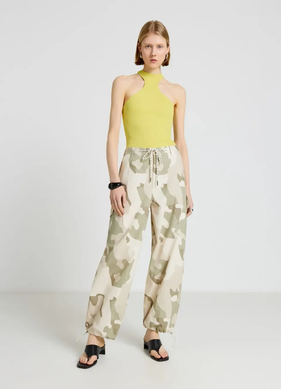 Calliope pantalon cargo camouflage femme coulisse
