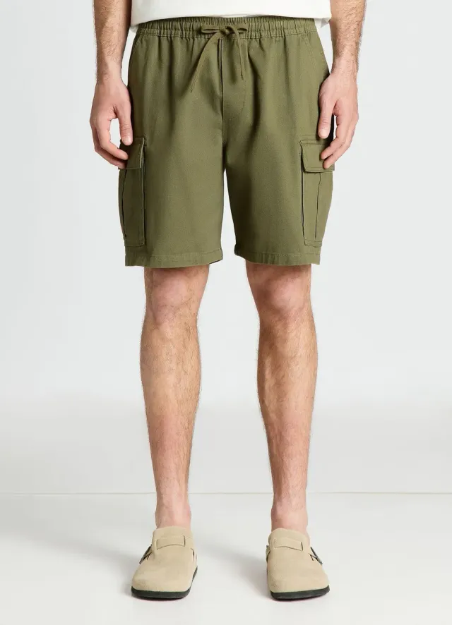 Calliope short jogger cargo homme dessus genou