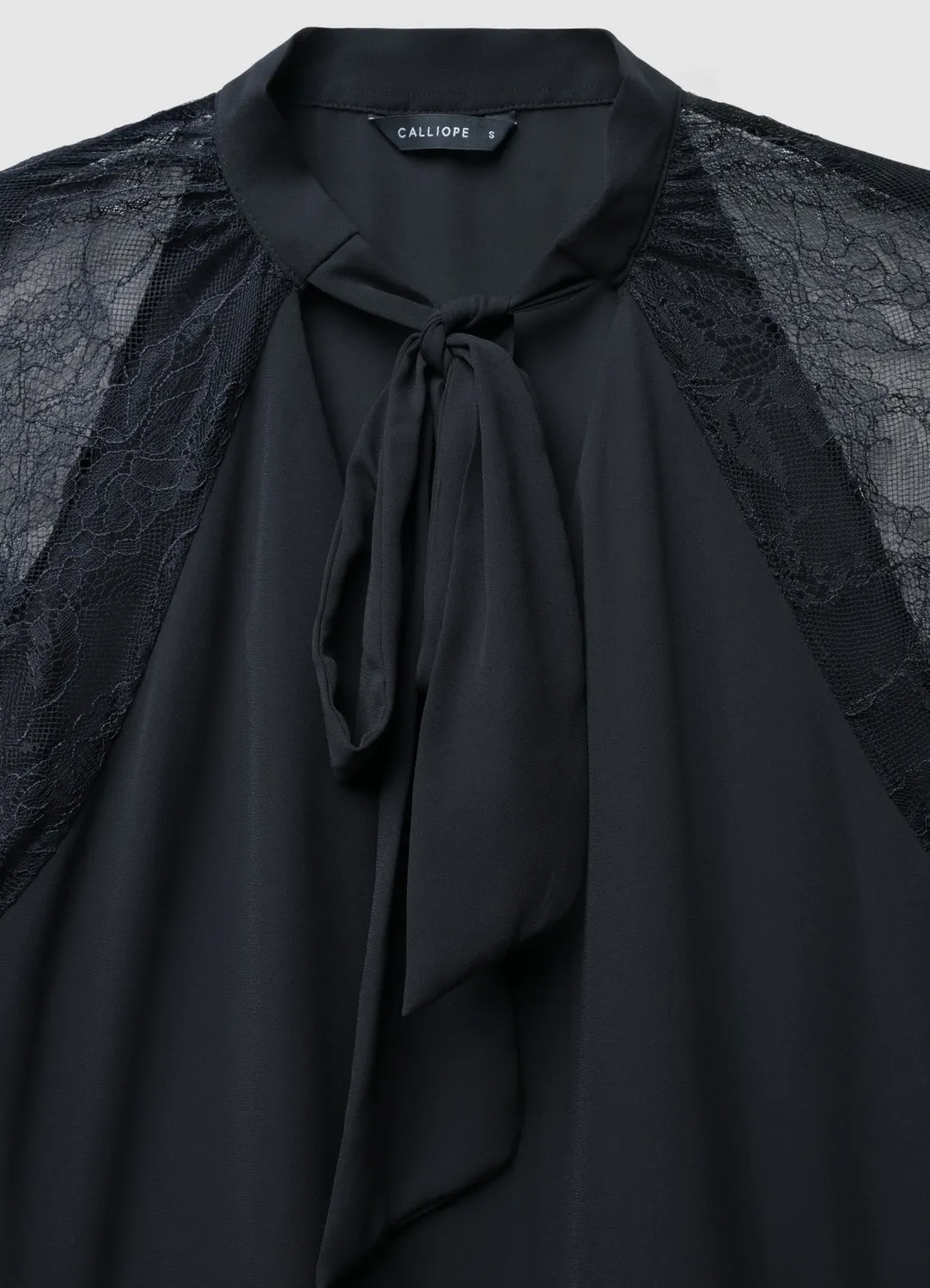 Calliope Blouse nœud femme manches dentelle