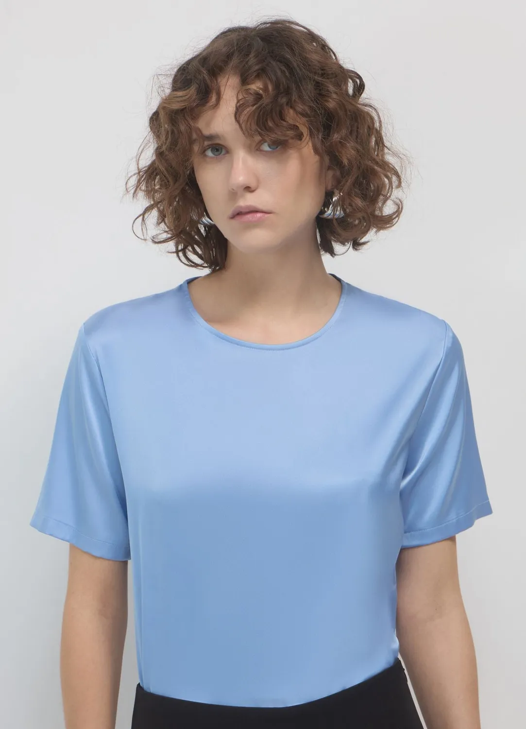 Calliope Blouse Satinée Femme Manches Courtes