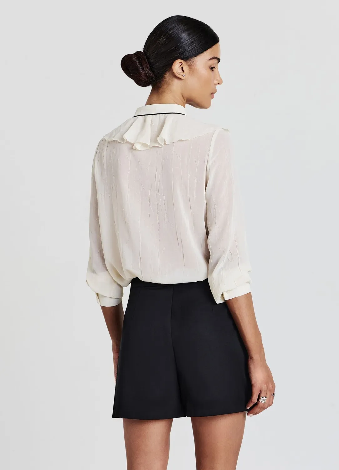 Calliope short à fleur appliquée femme chic soirée