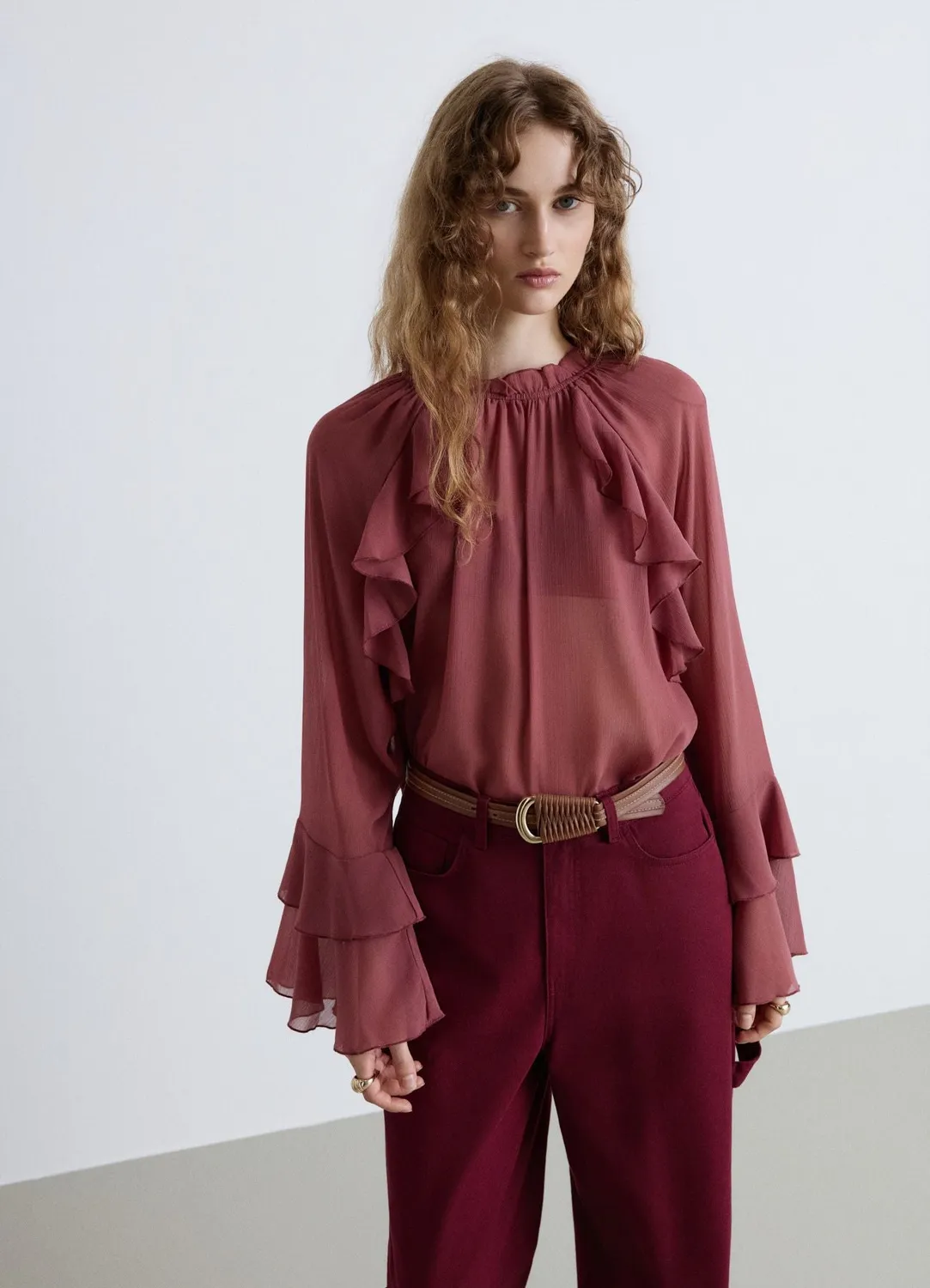 Calliope chemise femme à volants col montant boutons