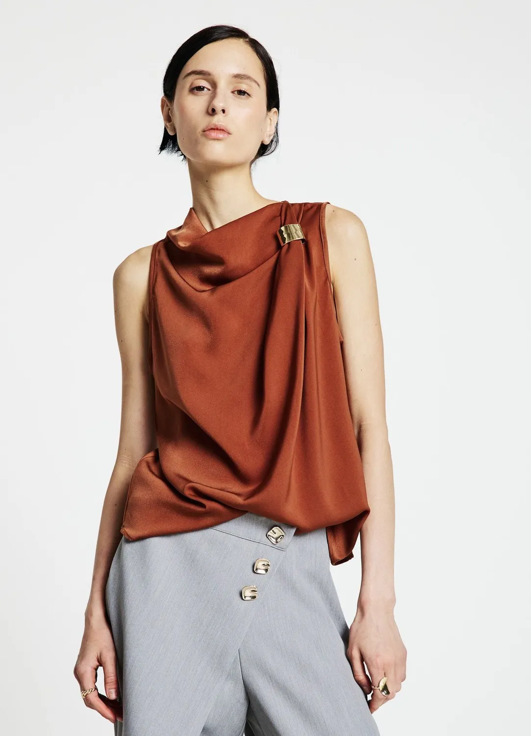 Calliope top satin femme anneau épaule drapé