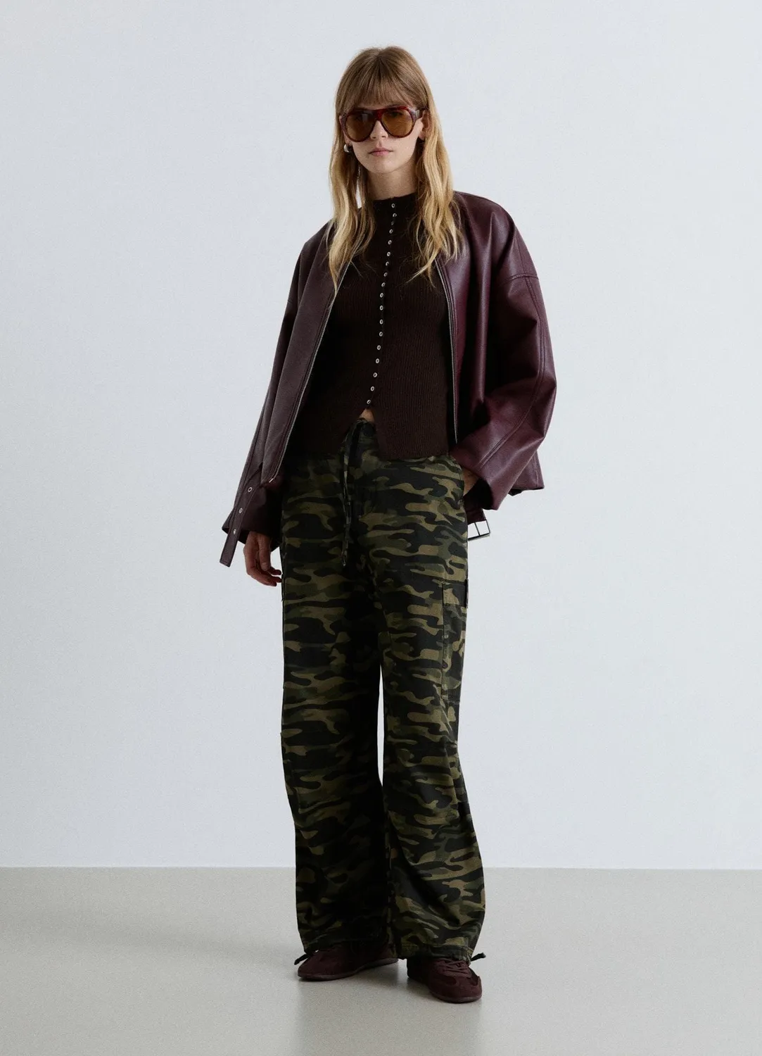 Calliope pantalon cargo camouflage femme cordon